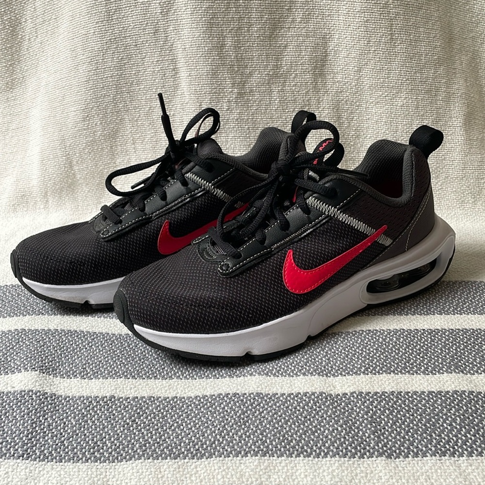 Nike Air Max sneakers 6Y black/white/red